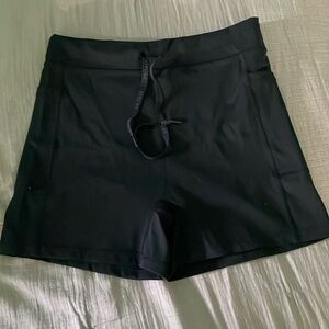 Biker shorts with elastic tie
